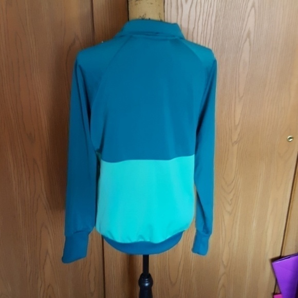 Xl Reebok blue jacket. Perfect Condition - Picture 3 of 3